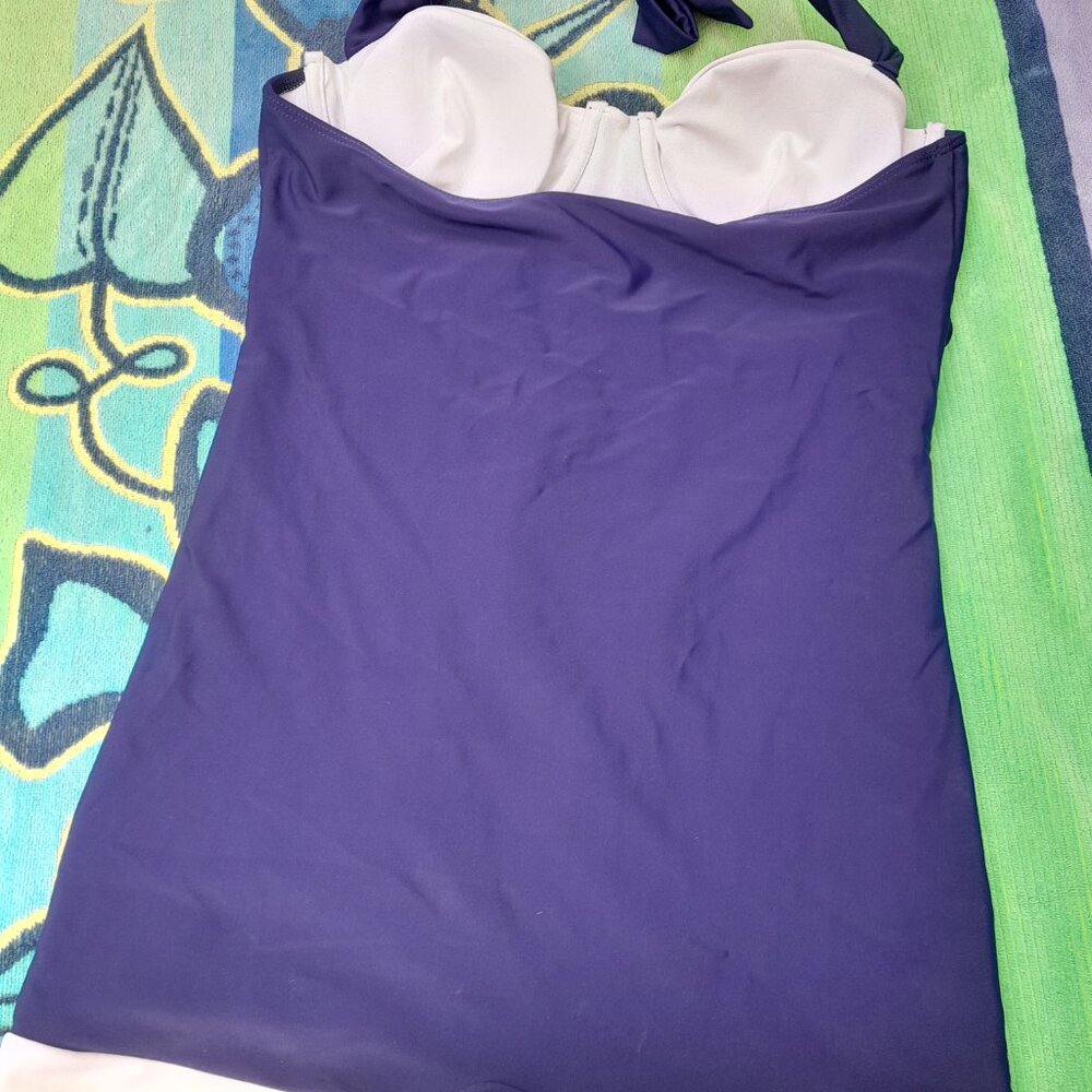 Retro Swimsuit - Picture 2 of 6